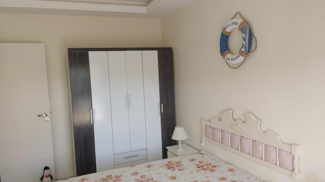 Casa Com Hidro Dupla, Tv A Cabo E Split Villa ตอร์เฮส ภายนอก รูปภาพ